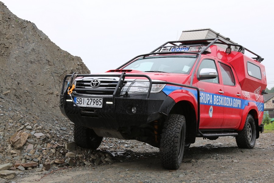 TOYOTA HILUX 3.0 D4D MOUNTAIN TRANSPORT AMBULANSE FOR